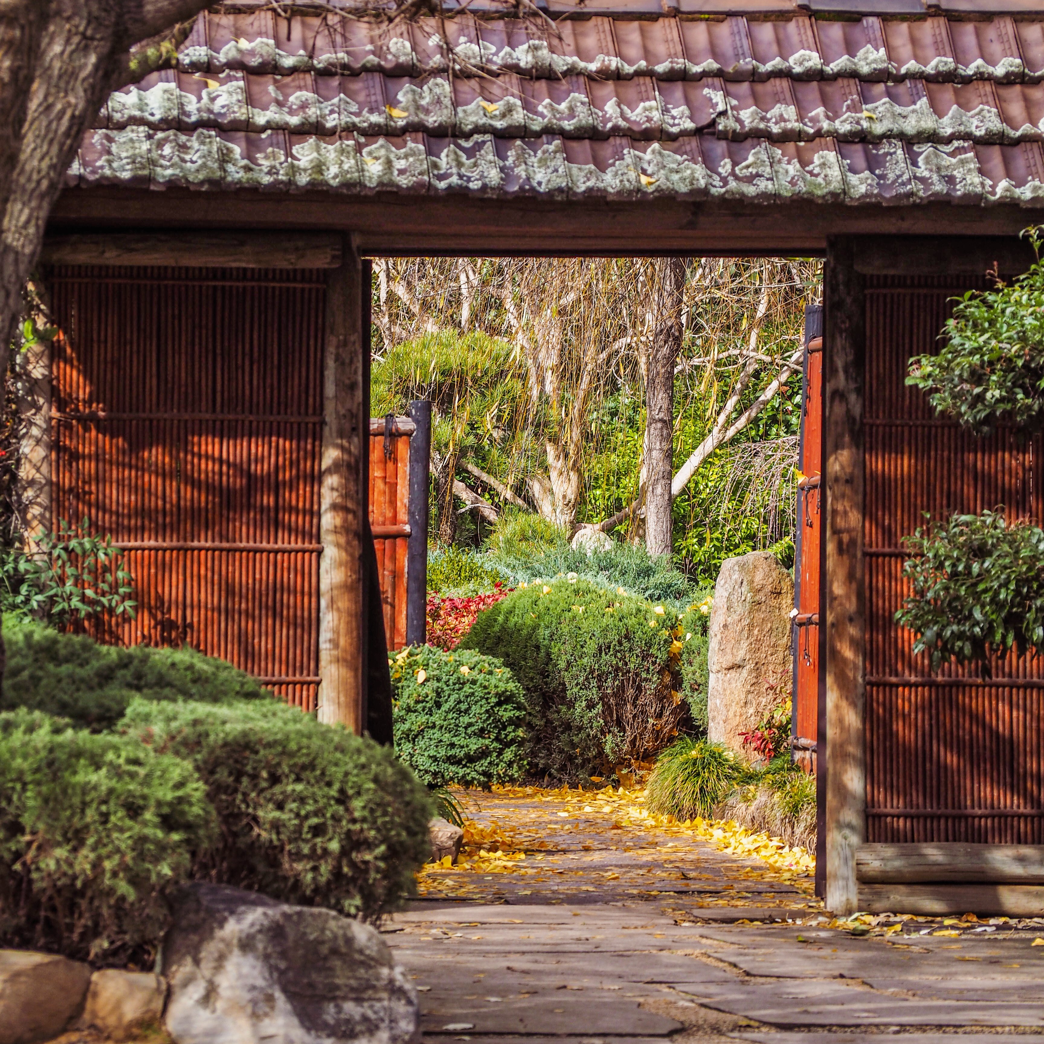 Himeji Gardens entrance