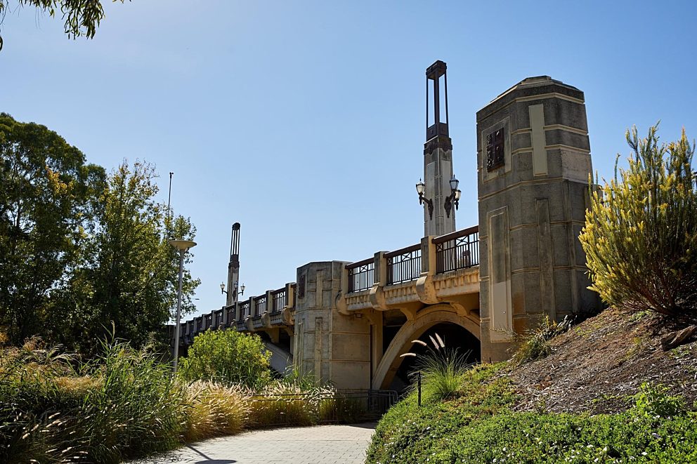 Adelaide Bridge over the River Torrens [Concrete Arch] King William