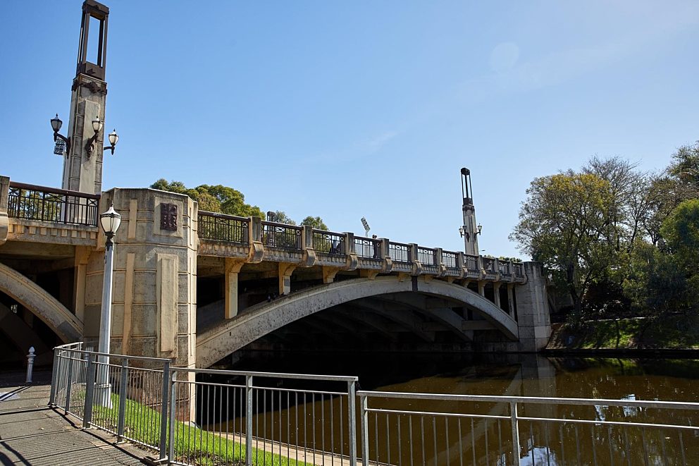 Adelaide Bridge over the River Torrens [Concrete Arch] King William