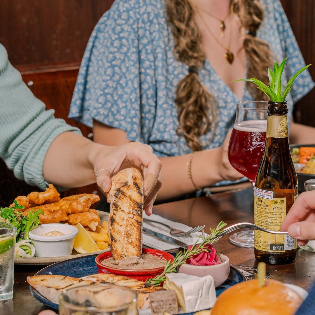 The laneway social