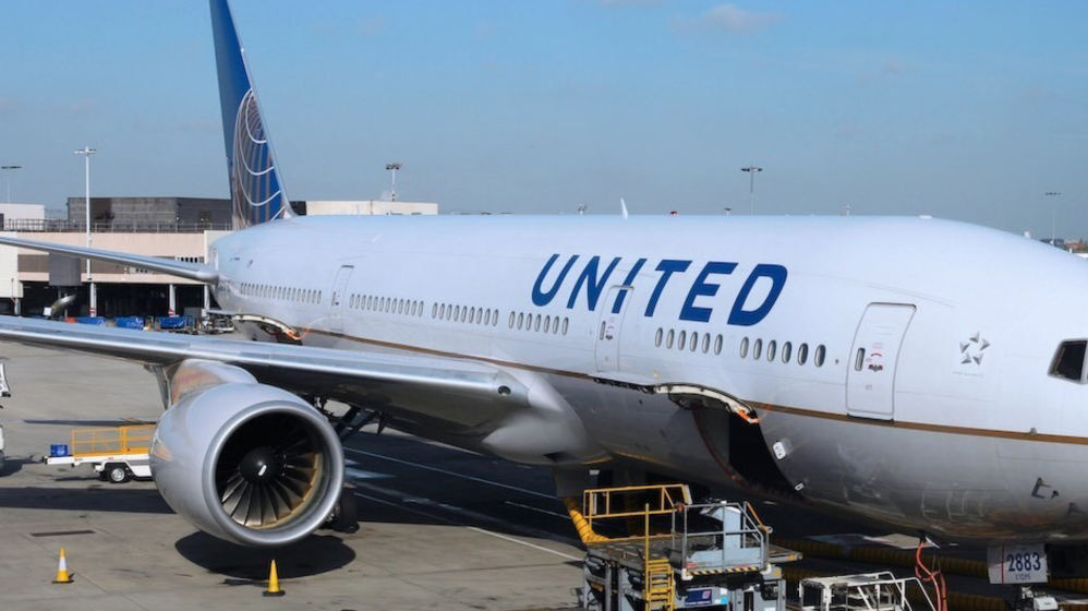 United Airlines plane