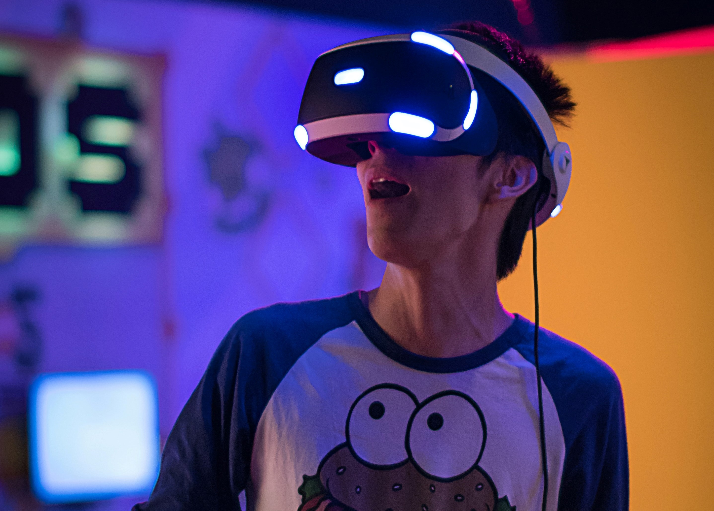 VR guy crop