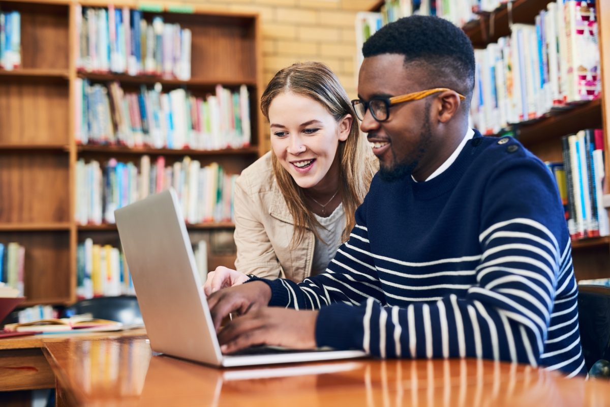 8979568c 71d9 45c8 9a1f 1b1178e5ce3a Library Service Promotional Photo Humanitix North Adelaide Tynte Library Digital Huband History Hub Oneon One