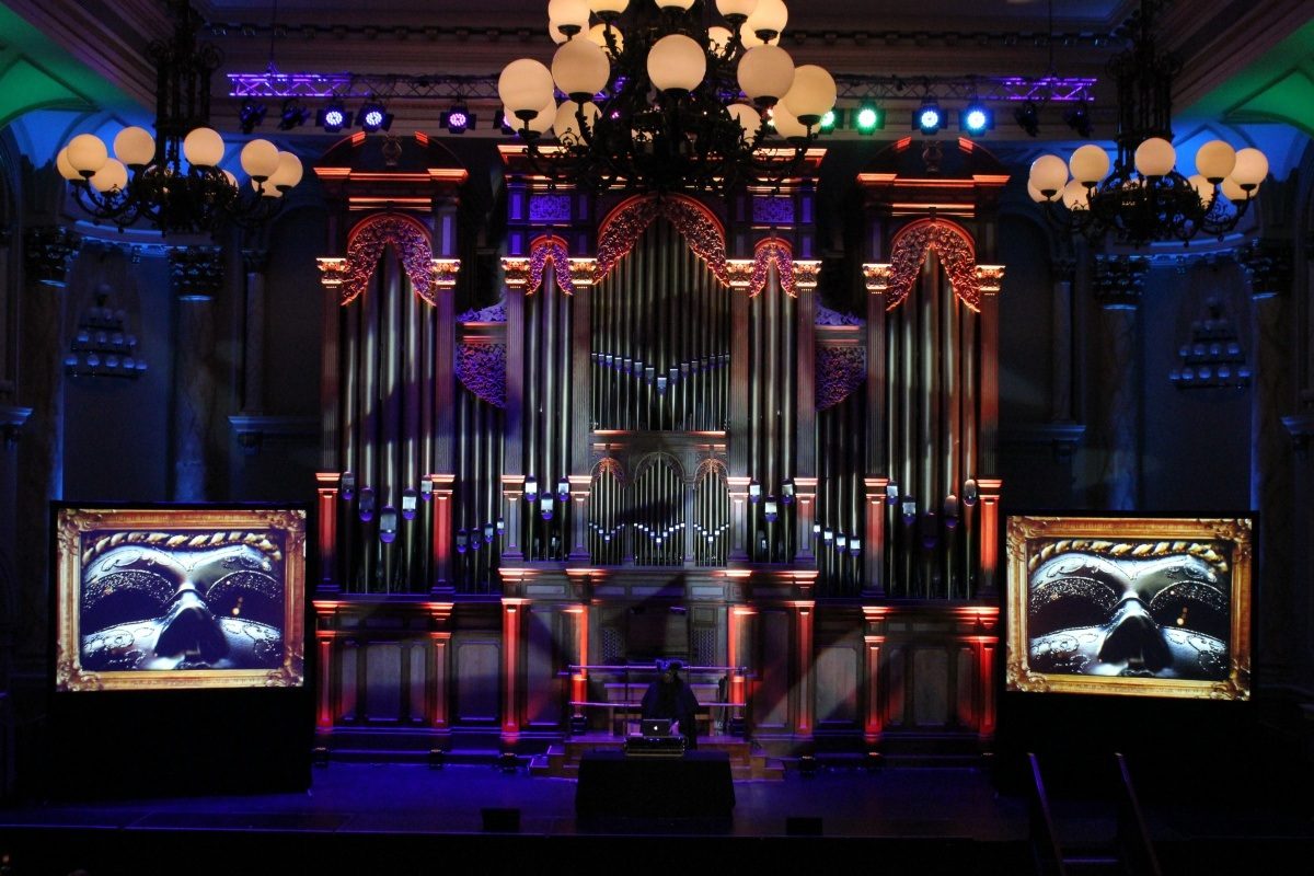 Auditorium pipe organ Scene Change 1200 800 95