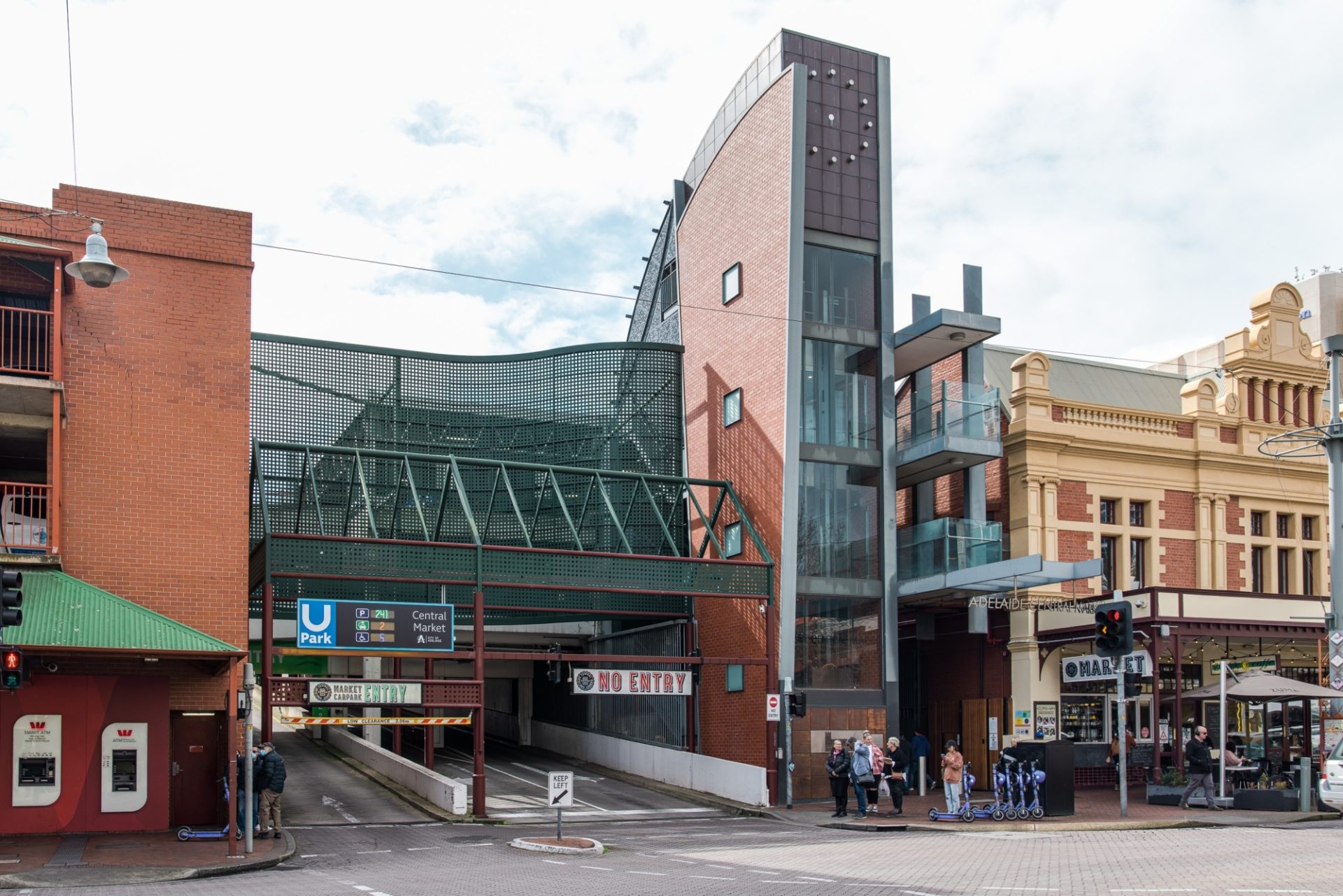 U Park Central Market
