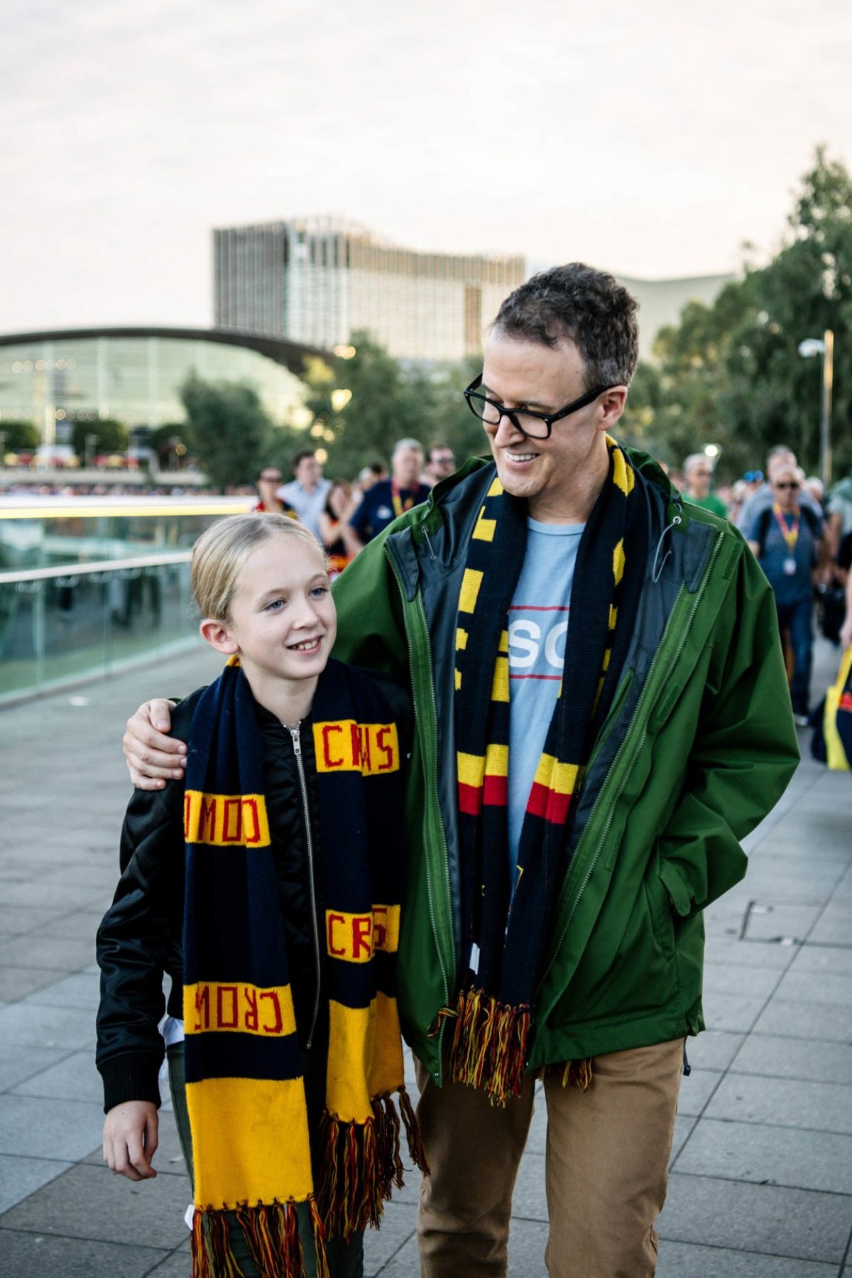Father and daughter heads off to Adelaide Oval
