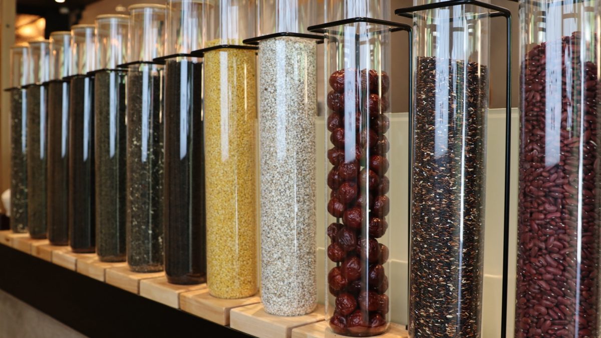 Teas beans and dates