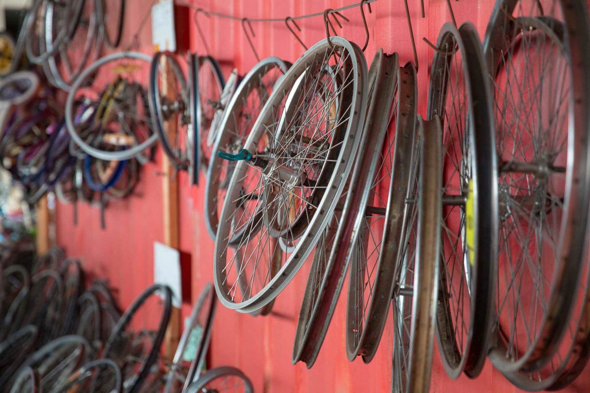 Hanging bike wheels AL