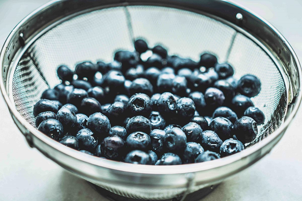 Bowl of blueberries