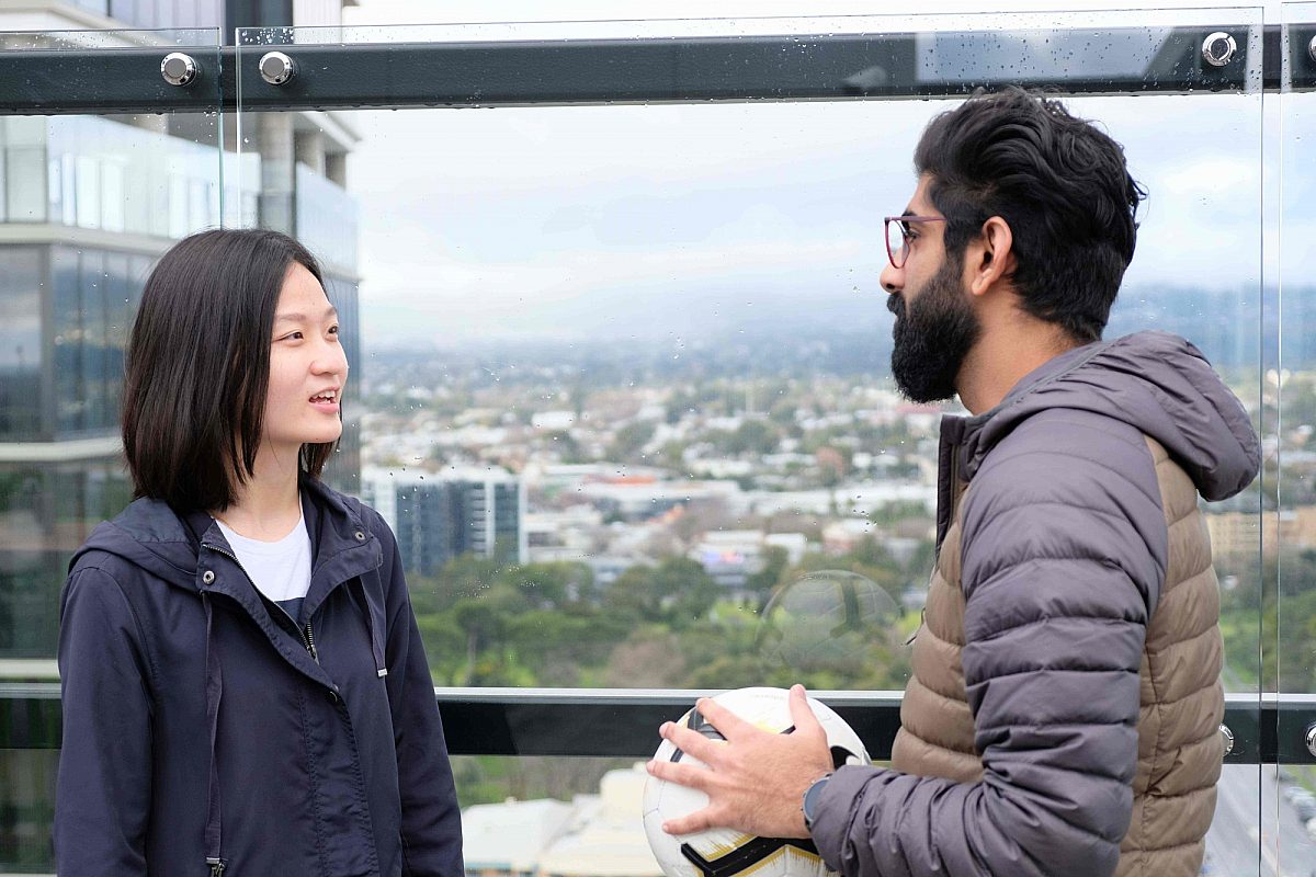 Kaiyun and ken on dwell rootop