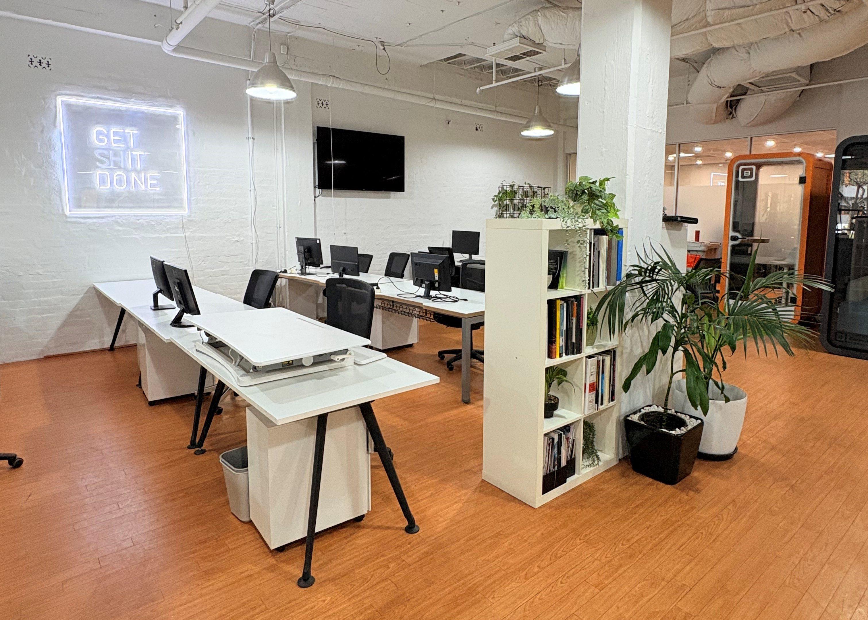 Dedicated desking area 1