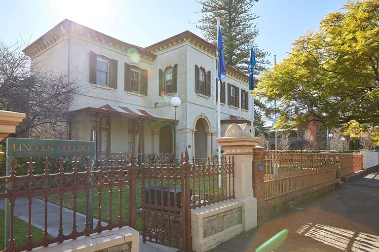 Lincoln College East Building (former Baker family Dwelling) 2833