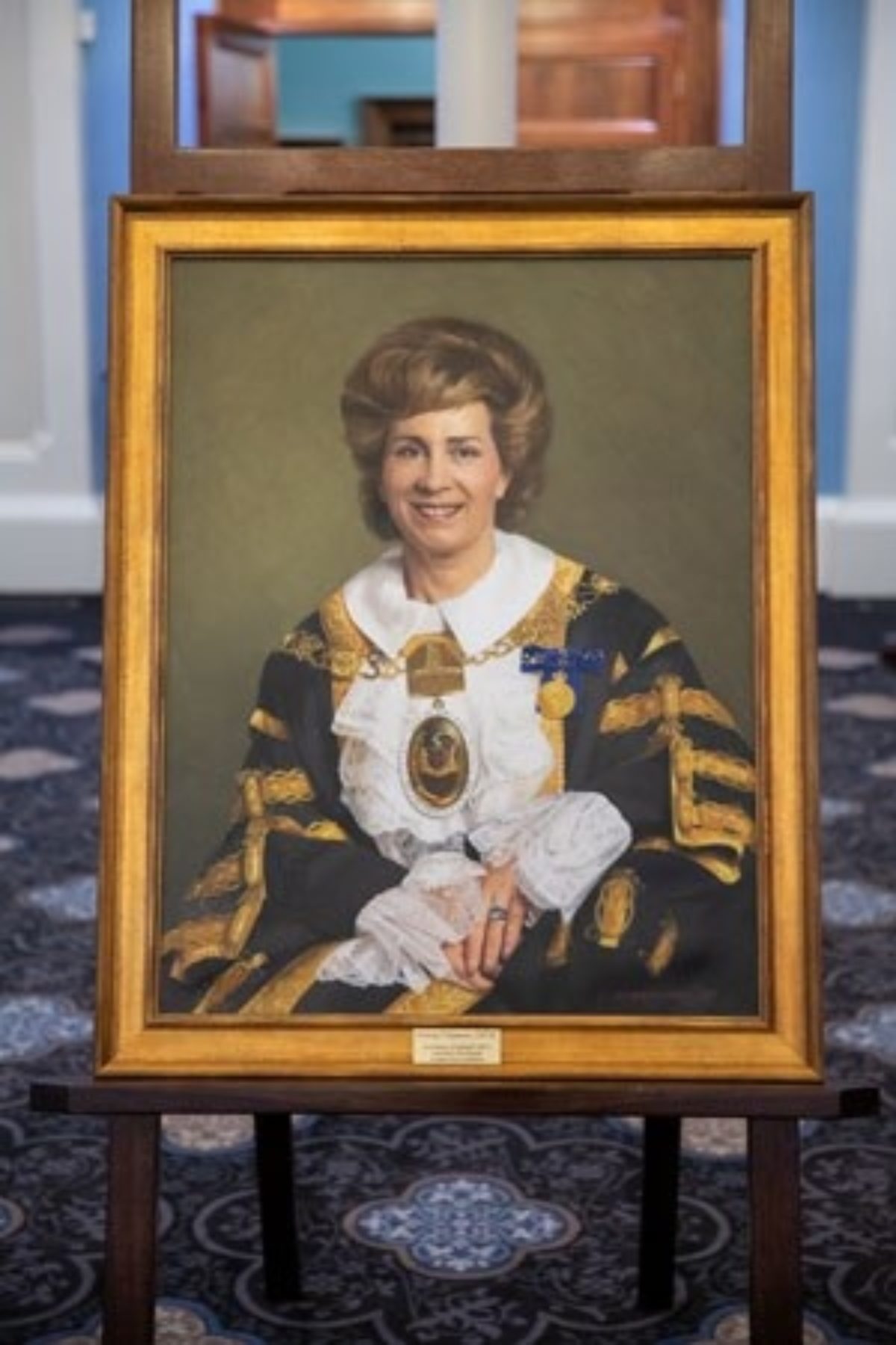 Former lord mayor wendy chapman portrait queen adelaide room small