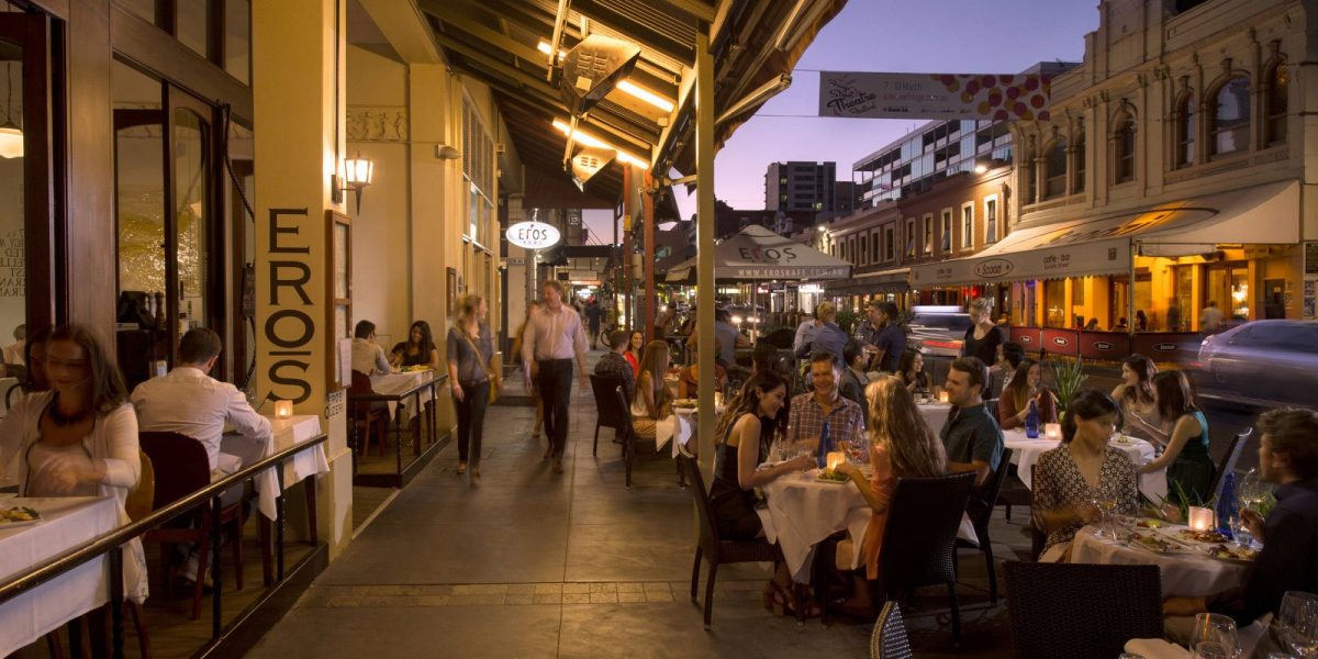 Dining rundle street night