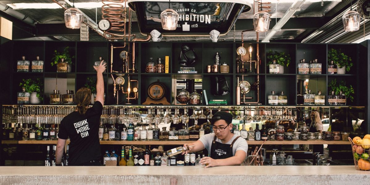 Prohibition liquor bar mixologist