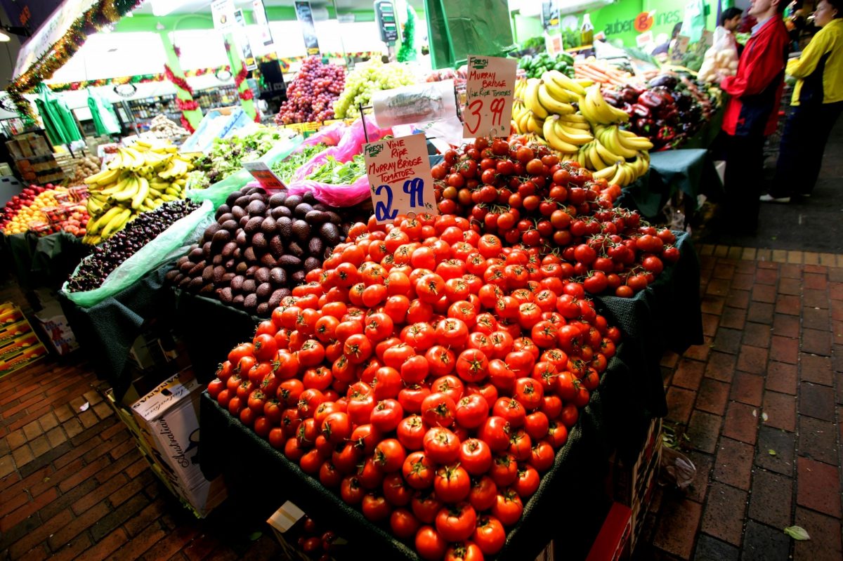 Central market produce tomatoes