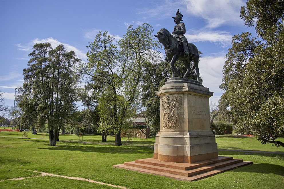 Statue of His Majesty King V and Pedestal Sir Edwin Smith